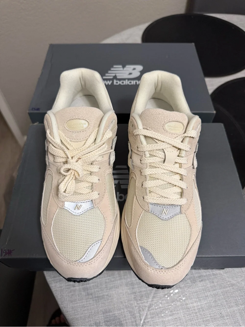 New Balance Unisex Adult Shoes 2002R Code Beige